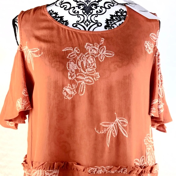 🆕Nordstrom Ro & De Cold Shoulder Top Size Medium - Picture 1 of 8
